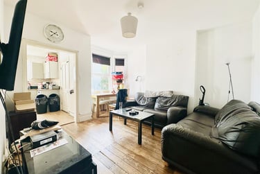 6 bed house, Dunlop Avenue, Lenton, Nottingham, NG72BW - Image 3